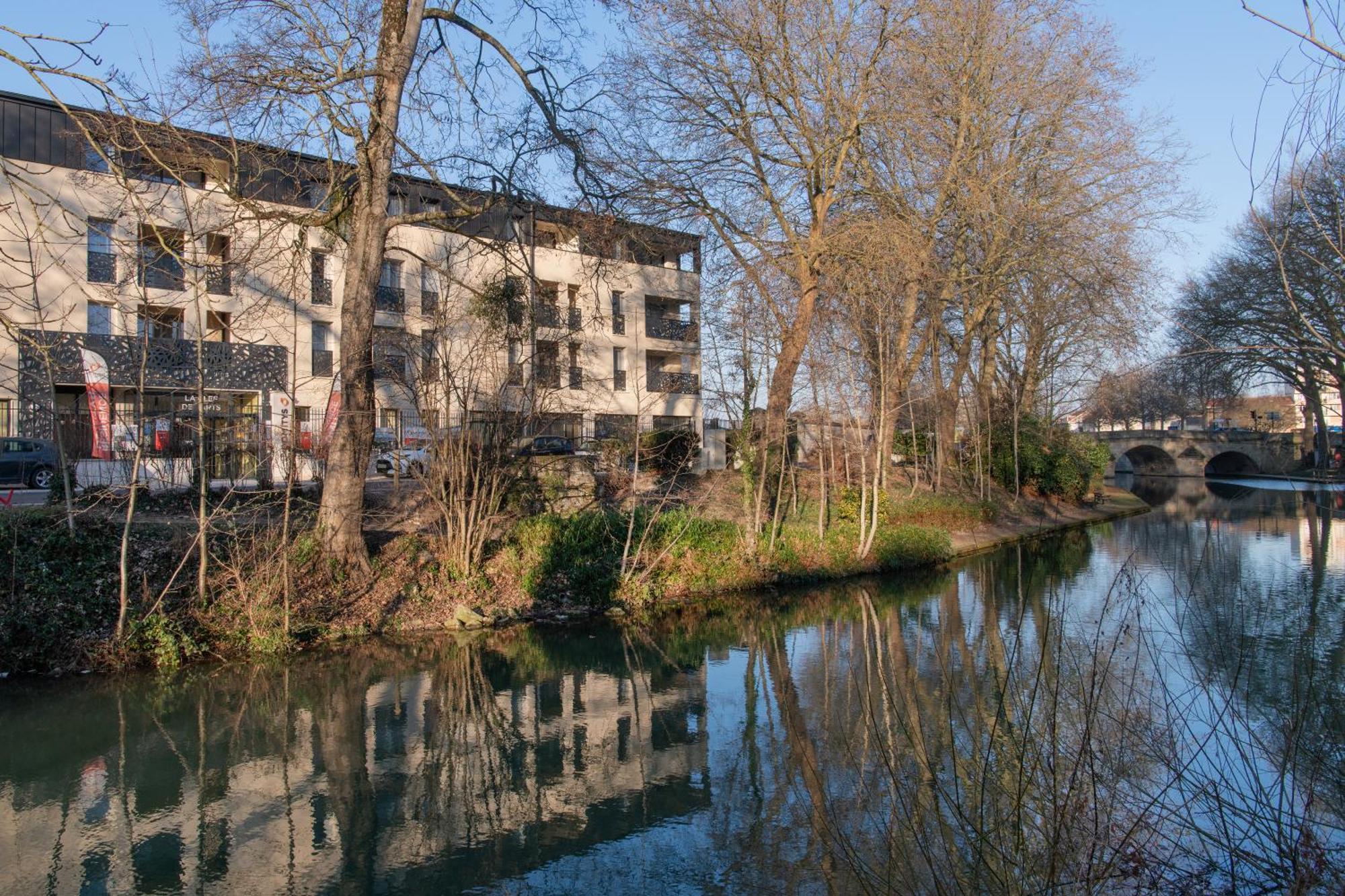 Aparthotel Domitys La Clef Des Arts à Châlons-en-Champagne Extérieur photo